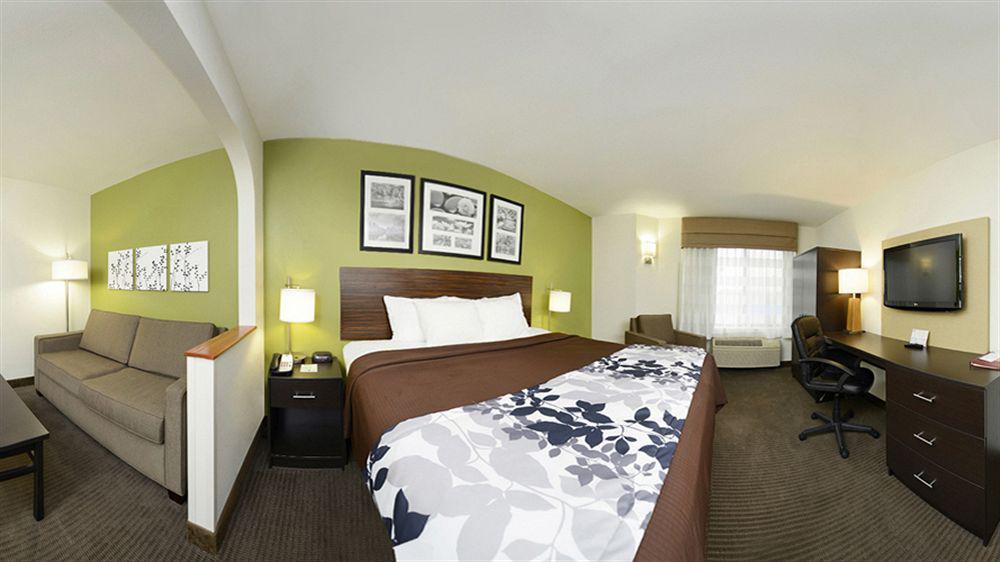 Garner Hotel Topeka West By Ihg Exterior photo