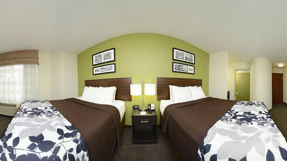 Garner Hotel Topeka West By Ihg Exterior photo